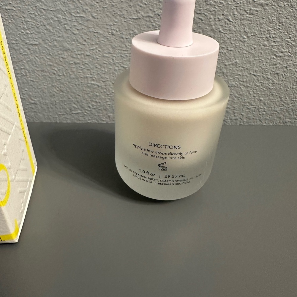 Beekman 1802 Oh! Mega Milk Fermented Barrier Boosting Facial Oil - Picture 2 of 4